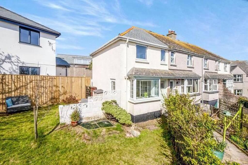 Sunrise! ~ 2 Bedrooms, Garden, Parking, Sea Views St Ives  Luaran gambar