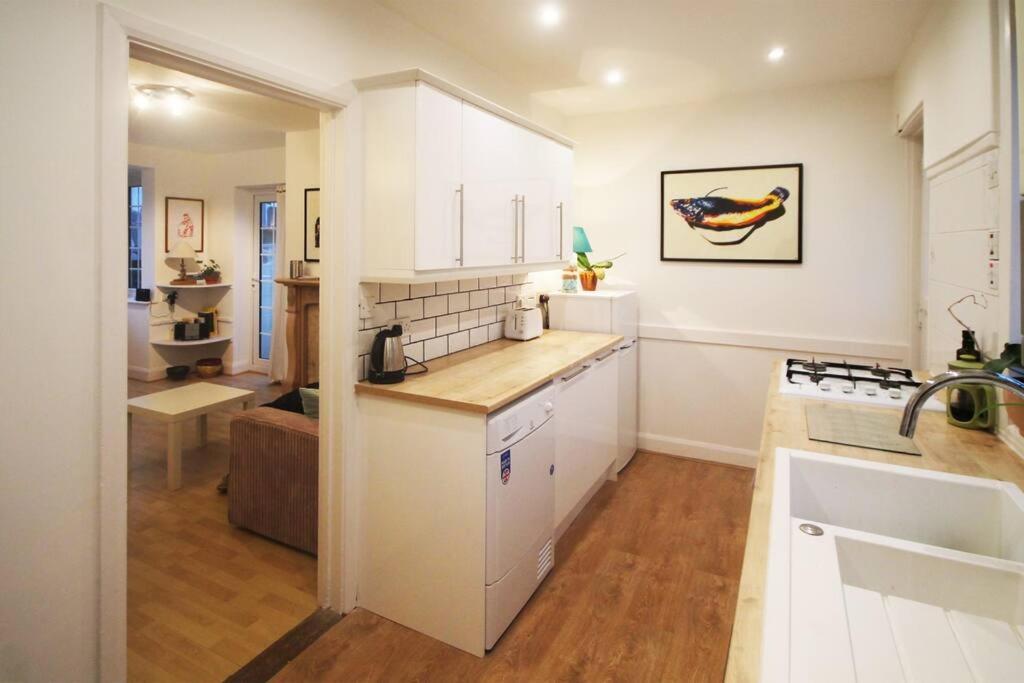 Sunrise! ~ 2 Bedrooms, Garden, Parking, Sea Views St Ives  Luaran gambar