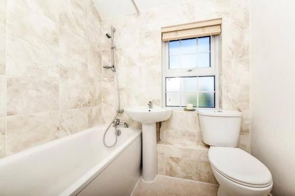 Sunrise! ~ 2 Bedrooms, Garden, Parking, Sea Views St Ives  Luaran gambar