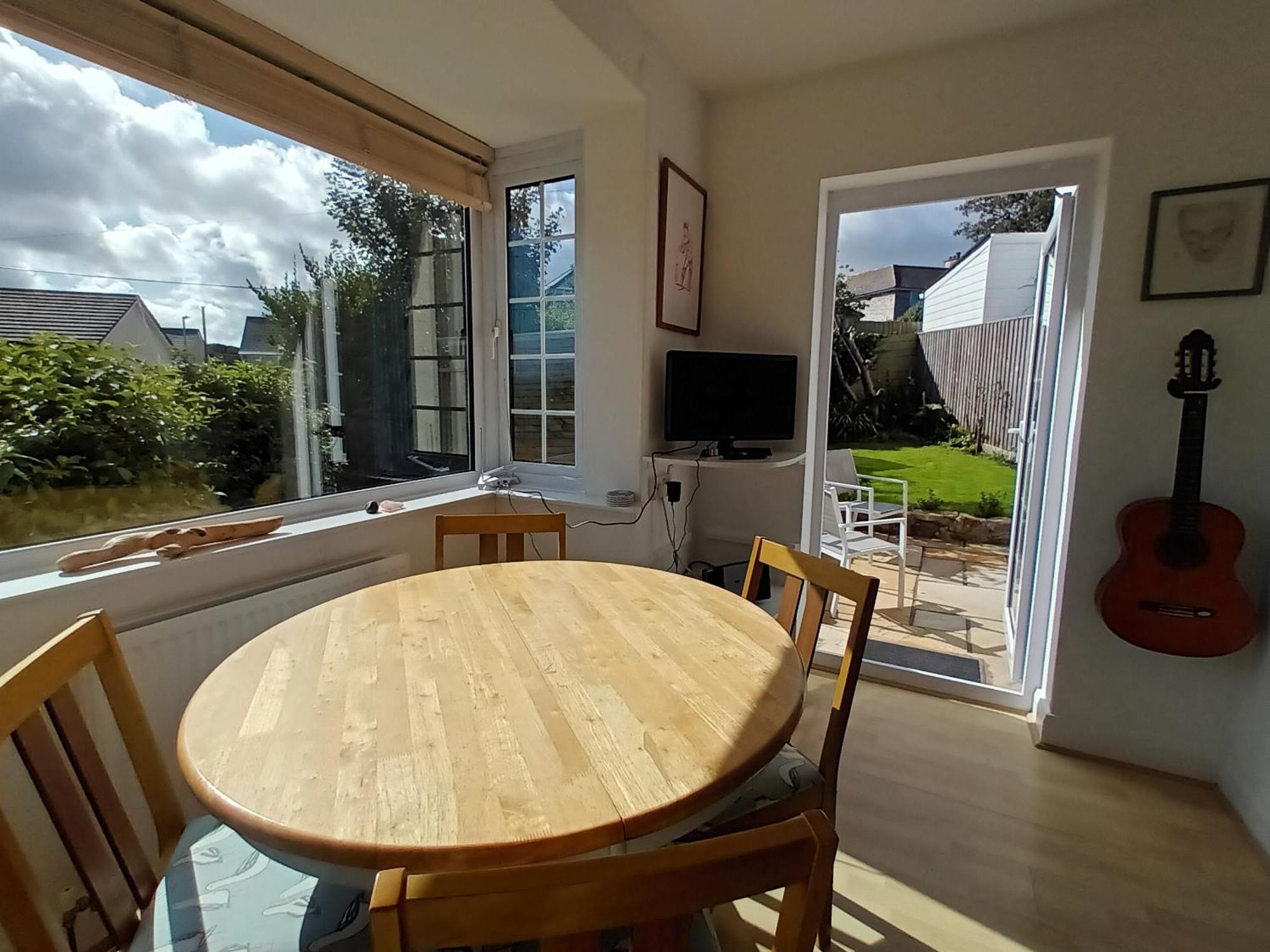 Sunrise! ~ 2 Bedrooms, Garden, Parking, Sea Views St Ives  Luaran gambar