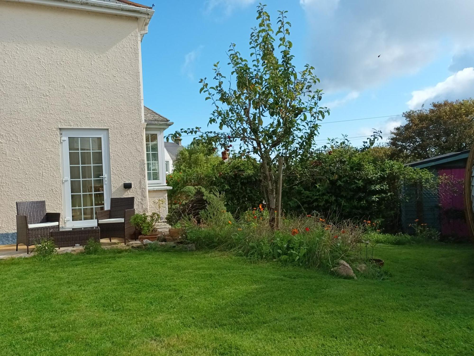 Sunrise! ~ 2 Bedrooms, Garden, Parking, Sea Views St Ives  Luaran gambar